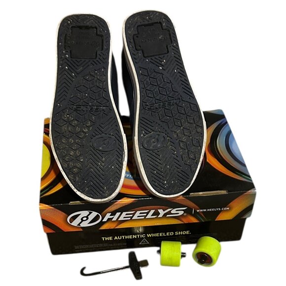 Heelys Youth Size 4 Navy Neon Green Shoes w Box Roller Skate Sneakers Runners - Picture 4 of 8